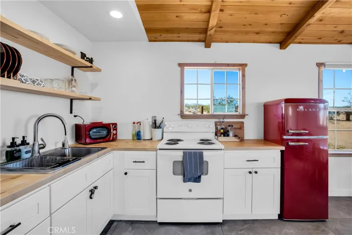 4425 Repton Avenue, Johnson Valley, California 92285