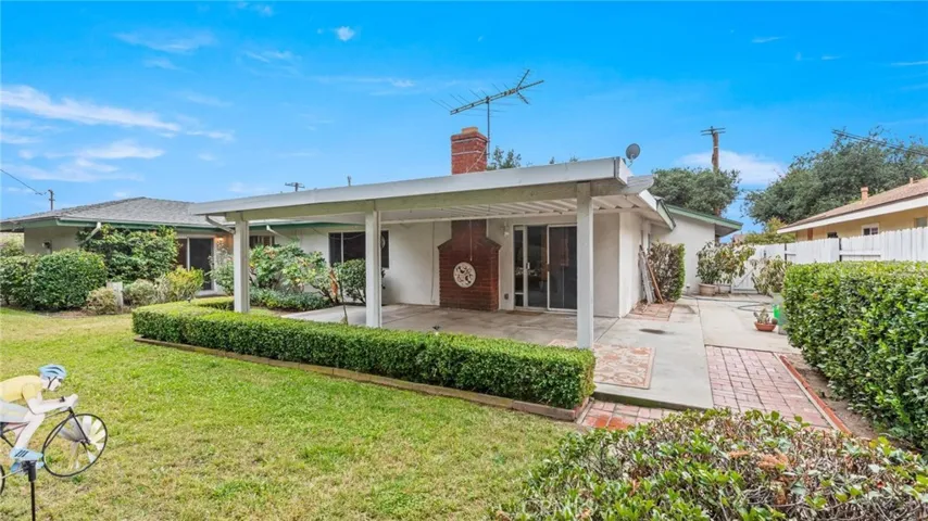 955 W 13th Street, Upland, California 91786