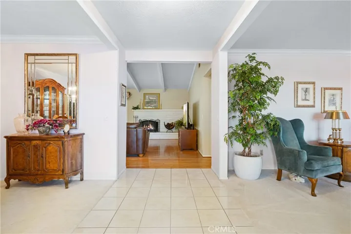 425 Winston Way, Upland, California 91786