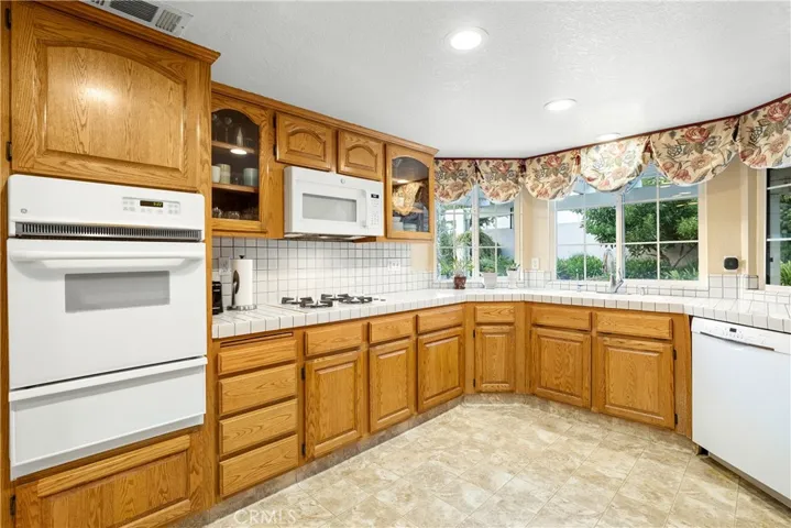 425 Winston Way, Upland, California 91786