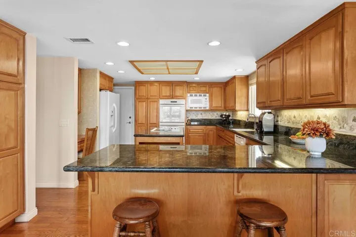 7601 Primavera Way, Carlsbad, California 92009