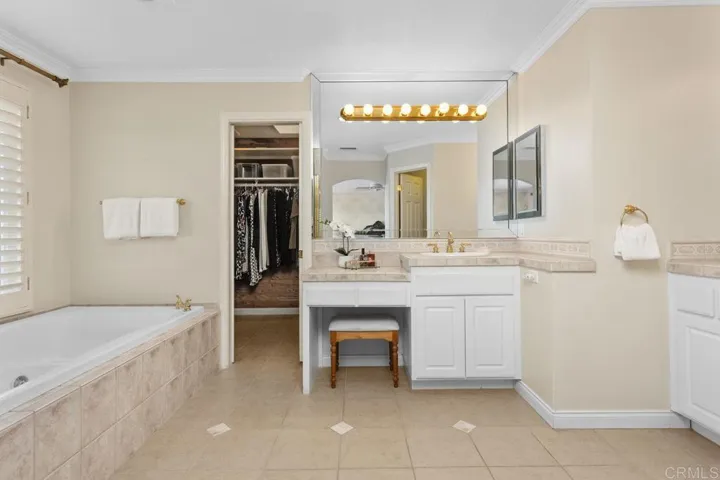 7601 Primavera Way, Carlsbad, California 92009