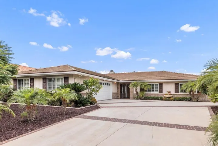7601 Primavera Way, Carlsbad, California 92009