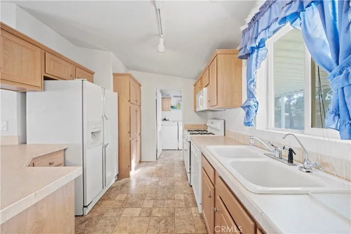 2104 Westerly Drive 94, Rosamond, California 93560