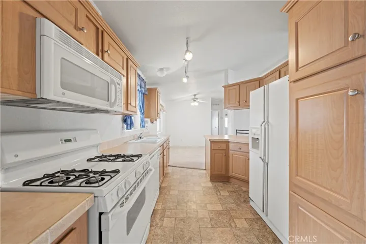 2104 Westerly Drive 94, Rosamond, California 93560
