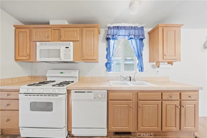 2104 Westerly Drive 94, Rosamond, California 93560