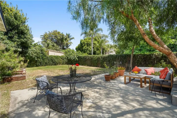 10342 Vassar Avenue, Chatsworth, California 91311