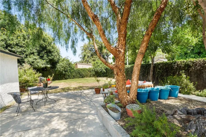 10342 Vassar Avenue, Chatsworth, California 91311