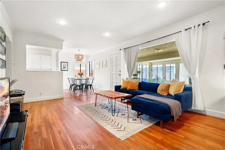 10342 Vassar Avenue, Chatsworth, California 91311