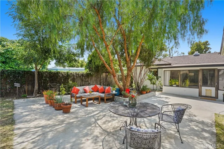 10342 Vassar Avenue, Chatsworth, California 91311