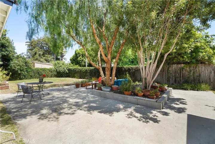 10342 Vassar Avenue, Chatsworth, California 91311