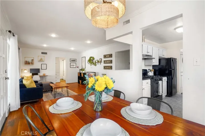 10342 Vassar Avenue, Chatsworth, California 91311