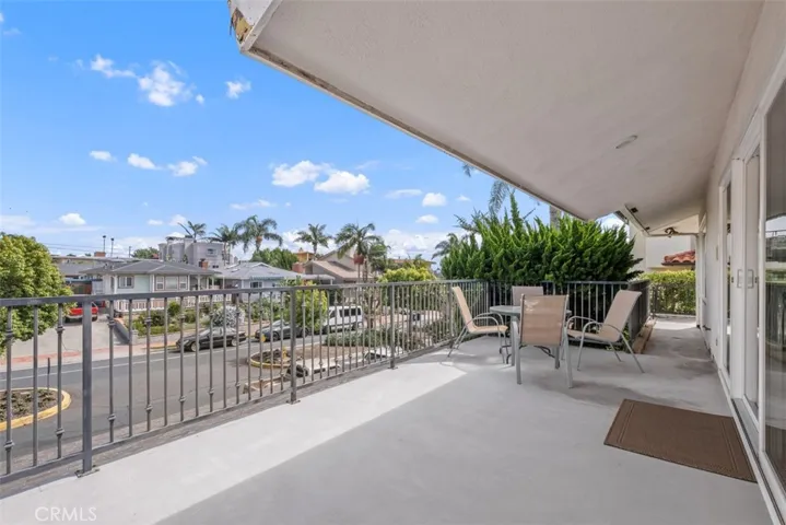 122 W Avenida Valencia, San Clemente, California 92672