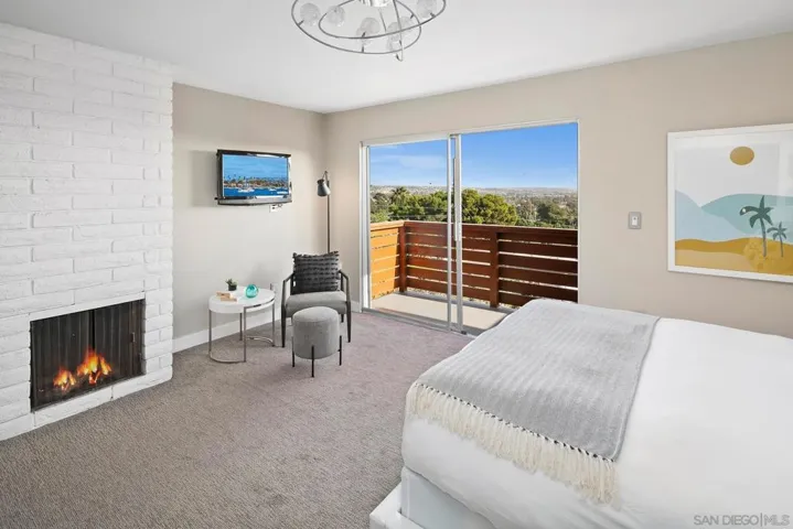 2475 Beryl Street, San Diego, California 92109
