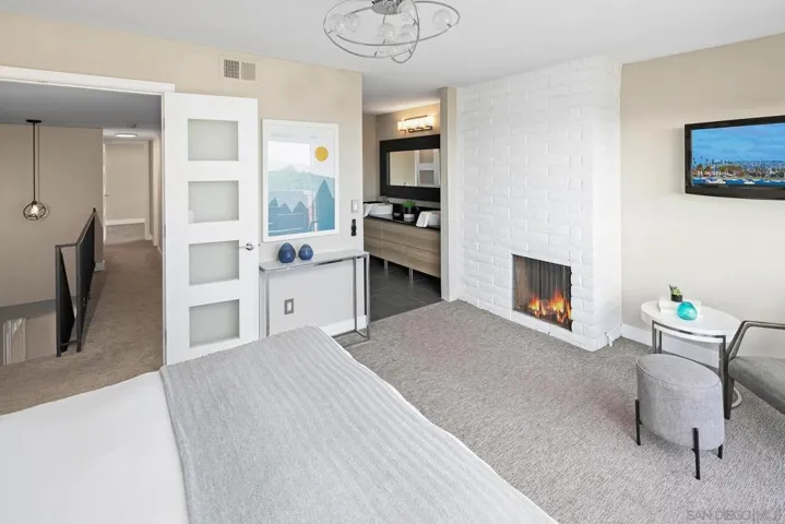2475 Beryl Street, San Diego, California 92109