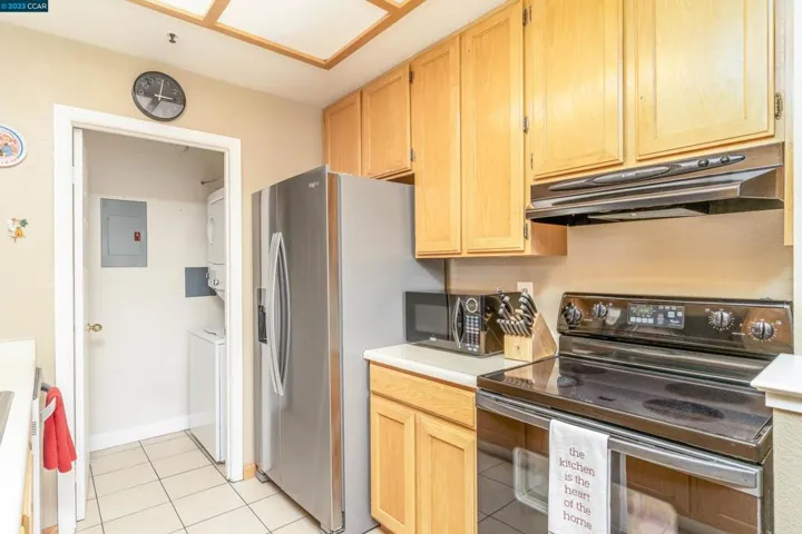 911 Waterford Pl, Pinole, California 94564