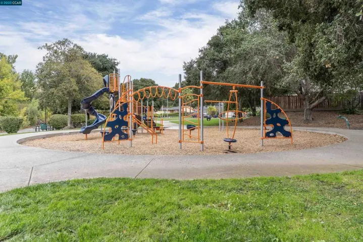 911 Waterford Pl, Pinole, California 94564
