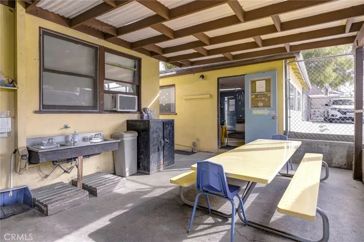 2400 Nelson Avenue, Redondo Beach, California 90278