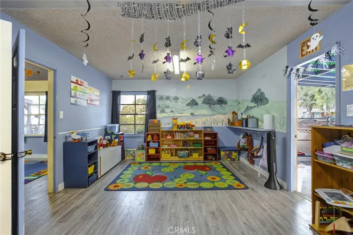 2400 Nelson Avenue, Redondo Beach, California 90278