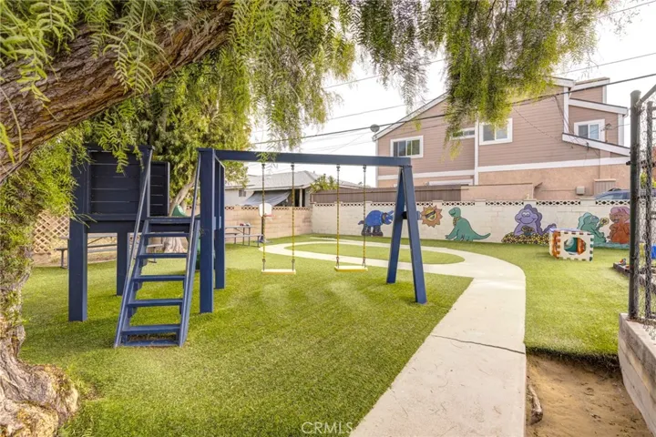 2400 Nelson Avenue, Redondo Beach, California 90278