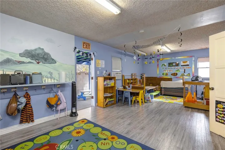 2400 Nelson Avenue, Redondo Beach, California 90278