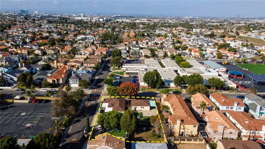 2400 Nelson Avenue, Redondo Beach, California 90278