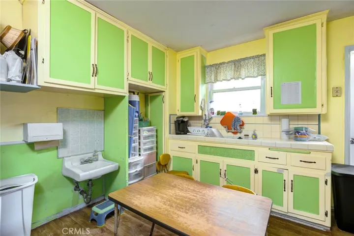 2400 Nelson Avenue, Redondo Beach, California 90278