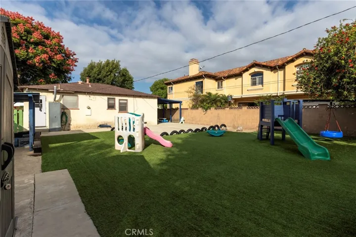 2400 Nelson Avenue, Redondo Beach, California 90278