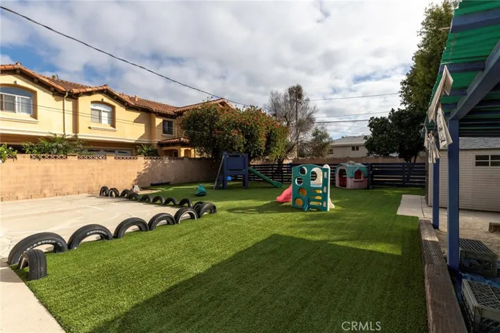 2400 Nelson Avenue, Redondo Beach, California 90278