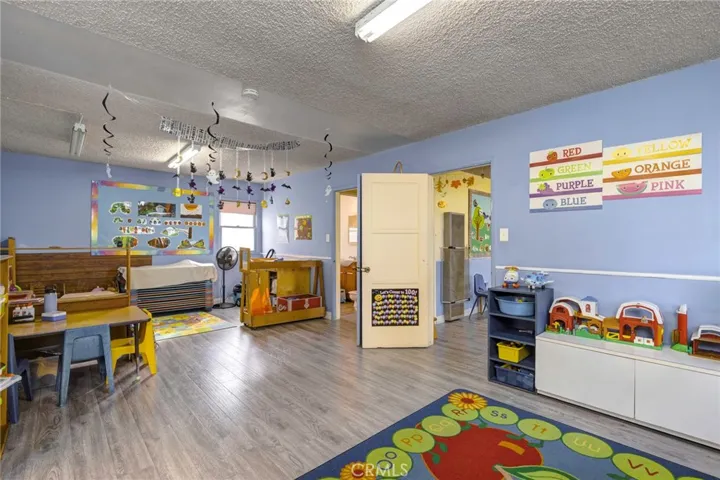 2400 Nelson Avenue, Redondo Beach, California 90278