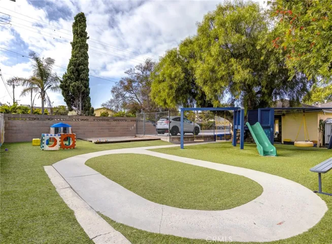 2400 Nelson Avenue, Redondo Beach, California 90278