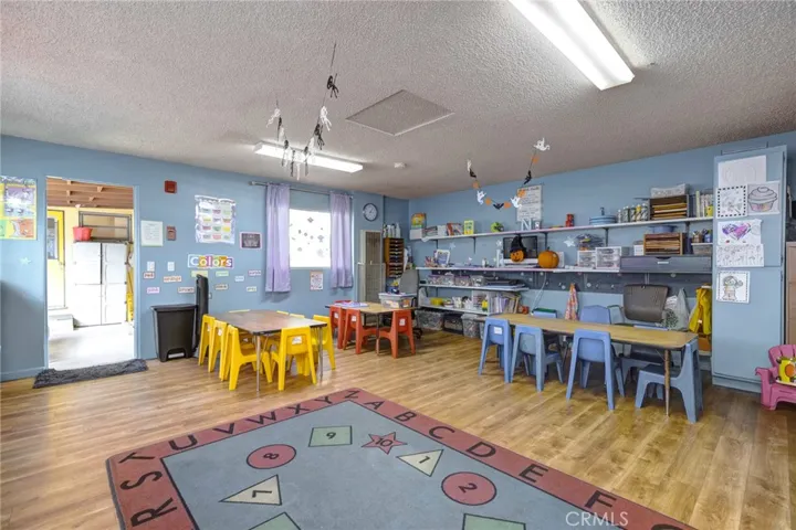 2400 Nelson Avenue, Redondo Beach, California 90278