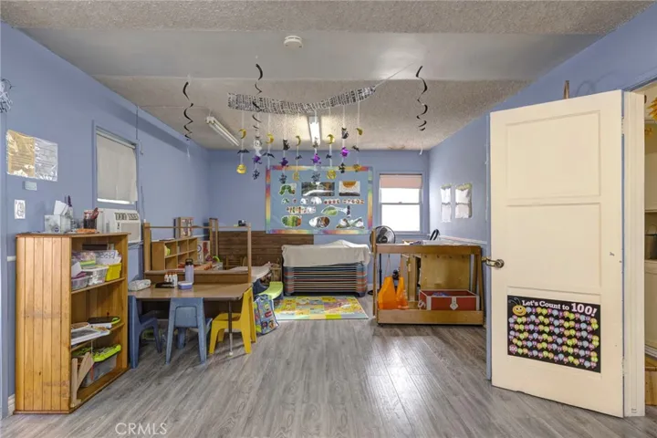 2400 Nelson Avenue, Redondo Beach, California 90278