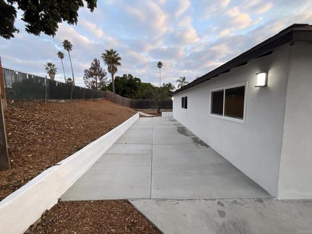 527 Mynah Place, Vista, California 92083