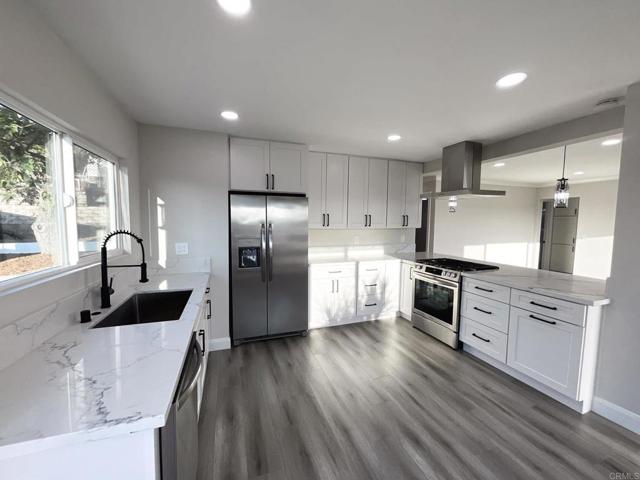 527 Mynah Place, Vista, California 92083