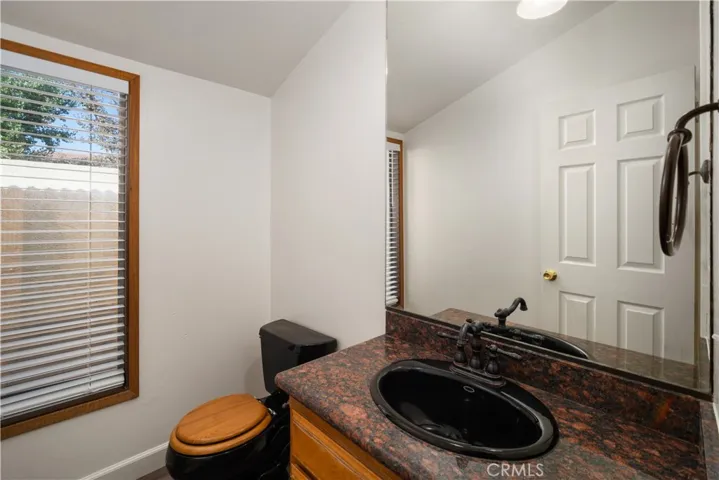 6700 Nottingham Lane, Bakersfield, California 93309