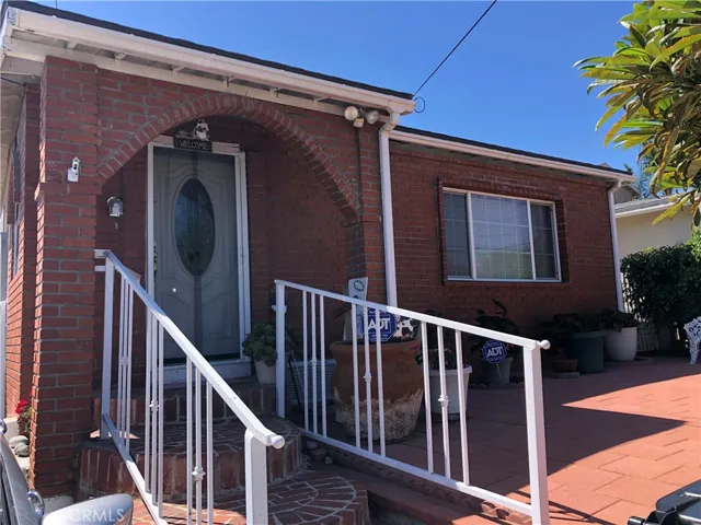883 W Crestwood Avenue, San Pedro, California 90731