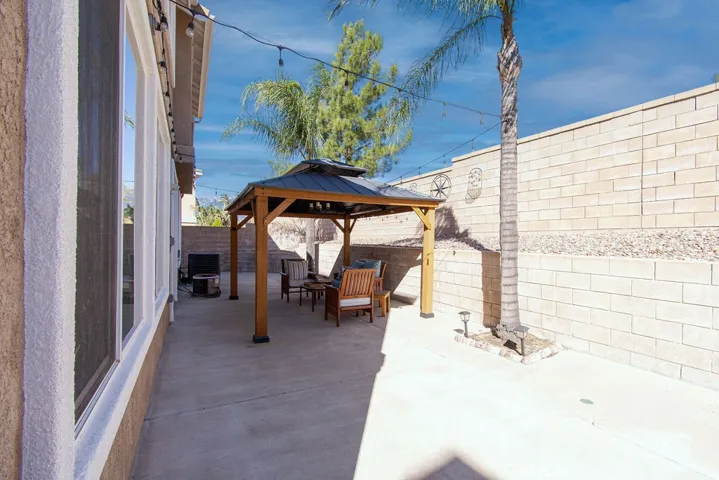 15360 Rochelle Street, Fontana, California 92336
