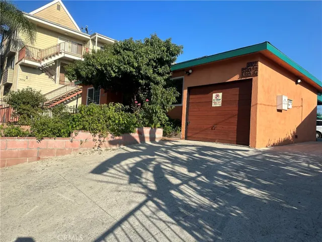 Garage for Unit 1