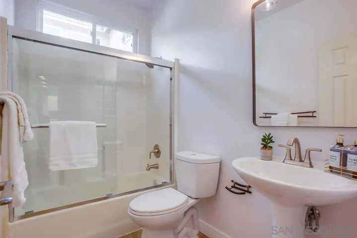 3817 Shale Ct., Carlsbad, California 92010