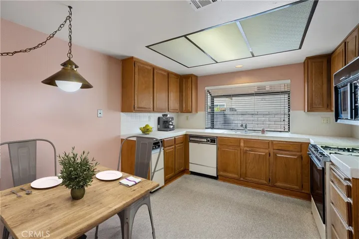 Kitchen; Breakfast Nook Area
