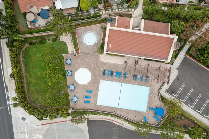 Clubhouse, Pool #1, Jacuzzi #1, BBQ Area