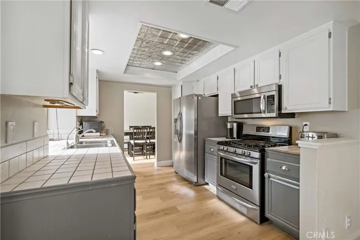 30539 Meadow Run Place, Menifee, California 92584