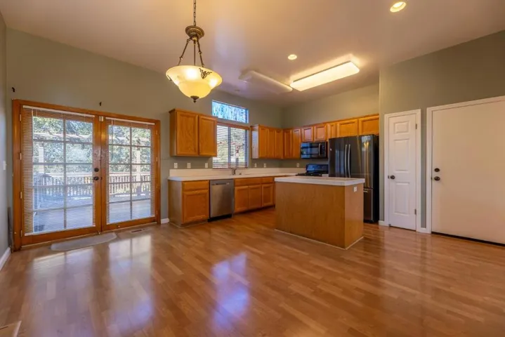 32 Firethorne Way, Watsonville, California 95076
