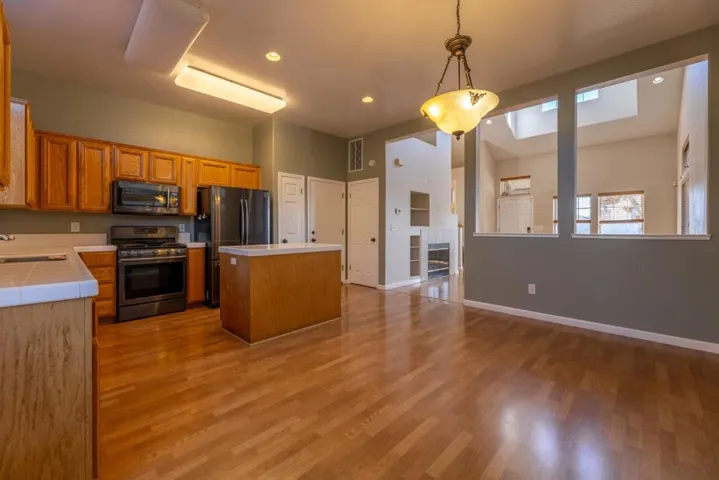 32 Firethorne Way, Watsonville, California 95076