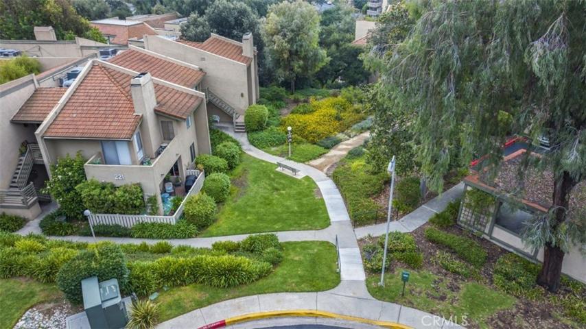 221 Oakleaf Drive Unit 107, Thousand Oaks, California 91360