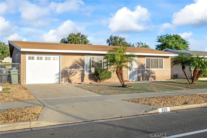 820 S Gilbert Street, Hemet, California 92543