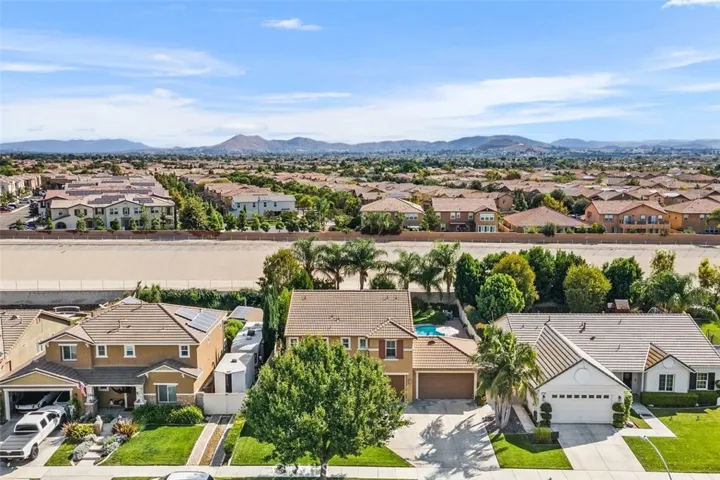 7194 Tiburon Drive, Eastvale, California 92880