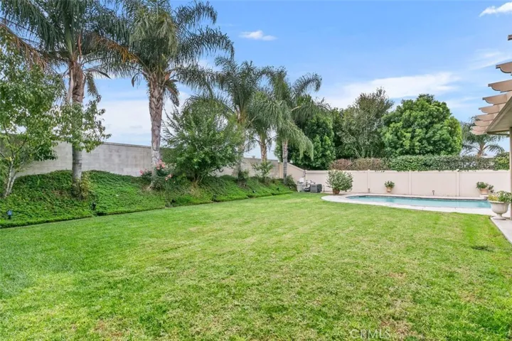 7194 Tiburon Drive, Eastvale, California 92880