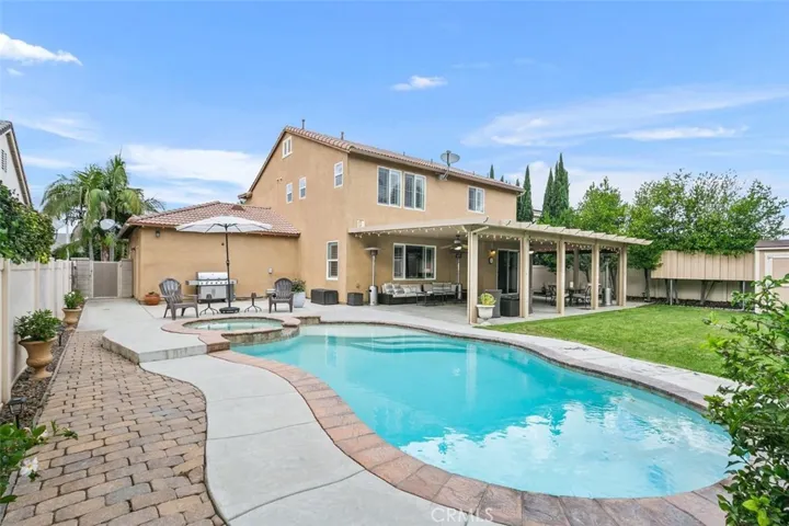 7194 Tiburon Drive, Eastvale, California 92880